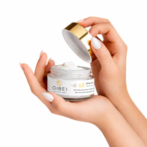 crema-viso-oibei-mani-aprono-vasetto